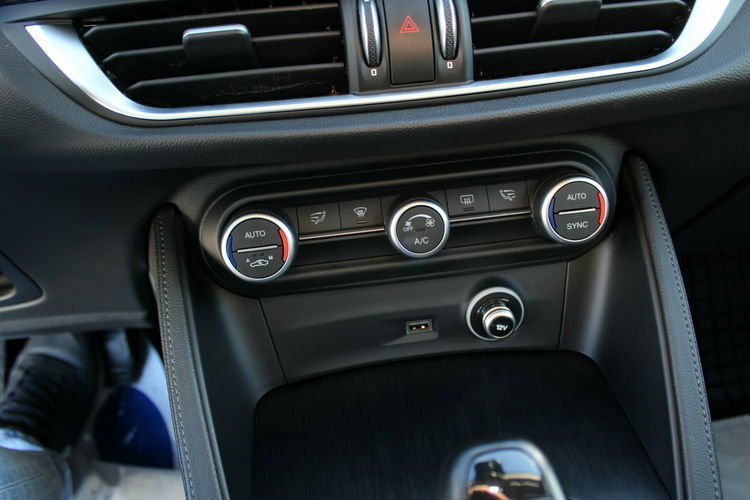 Alfa Romeo Stelvio F-VAT Q4 Kamera Gwarancja Salon Polska zdjęcie 23