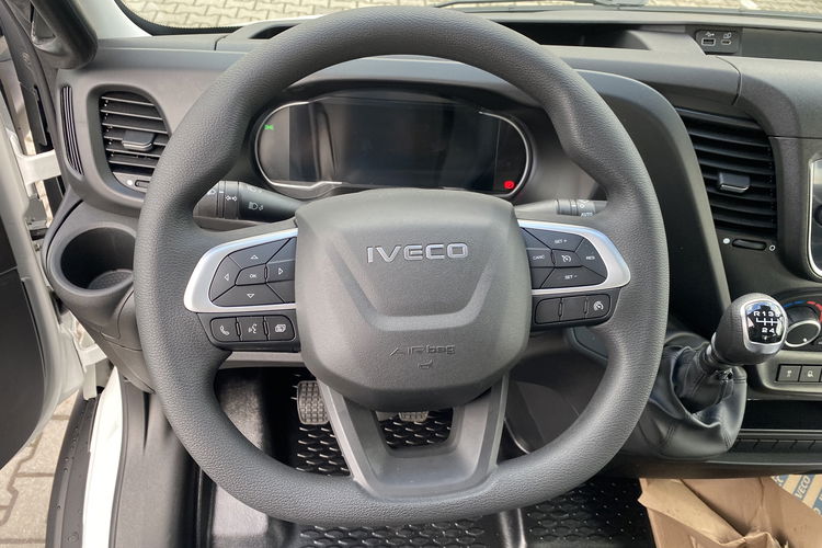 IVECO Daily 35S16H3.0 D zdjęcie 16