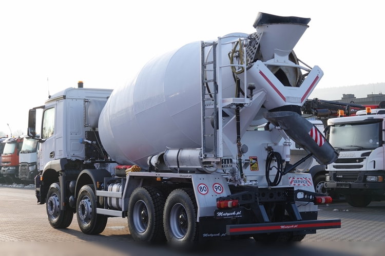 Mercedes AROCS 3240 / 8x4 / GRUSZKA 9m3 / BETONOMIESZARKA / EURO 6 /   2021 ROK zdjęcie 2