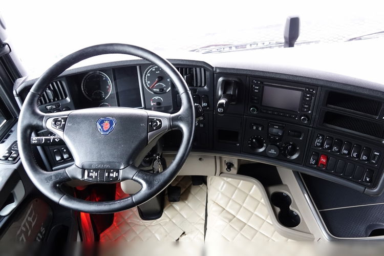 Scania R 450 / TOPLINE / RETARDER / CAŁA NA PODUSZKACH / KLIMA POSTOJOWA / SKÓRY / ALUSY / PO ZŁOTYM KONTRAKCIE SERWISOWY zdjęcie 29