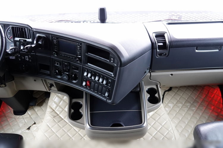 Scania R 450 / TOPLINE / RETARDER / CAŁA NA PODUSZKACH / KLIMA POSTOJOWA / SKÓRY / ALUSY / PO ZŁOTYM KONTRAKCIE SERWISOWY zdjęcie 31