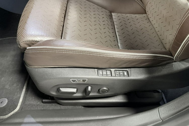 Opel Insignia 2.0 CDTi GSi 210KM 4x4 Vadery AGR HeadUp KeyLessGo Virtual alu20 BOSE zdjęcie 33