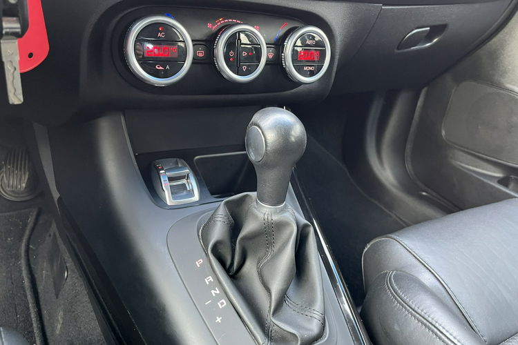 Alfa Romeo Giulietta 1.4 Automat Skóry Climatronic Ledy Grzane FOtele ALu Stan IDealny zdjęcie 14