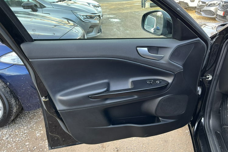 Alfa Romeo Giulietta 1.4 Automat Skóry Climatronic Ledy Grzane FOtele ALu Stan IDealny zdjęcie 19