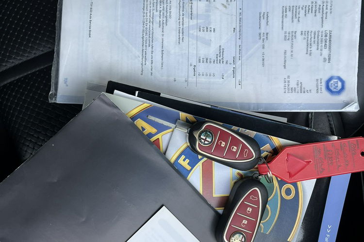 Alfa Romeo Giulietta 1.4 Automat Skóry Climatronic Ledy Grzane FOtele ALu Stan IDealny zdjęcie 30