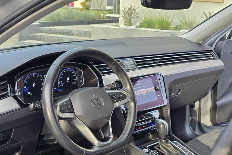 Volkswagen Passat 1.5 TSi 150KM Elegance/ Salon PL I-właściciel / Bezwypadkowy zdjęcie 5