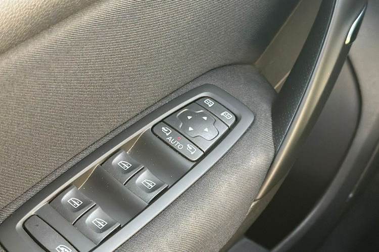 Renault Megane LIFT 1.33 Tce Faktura Vat 23% zdjęcie 18