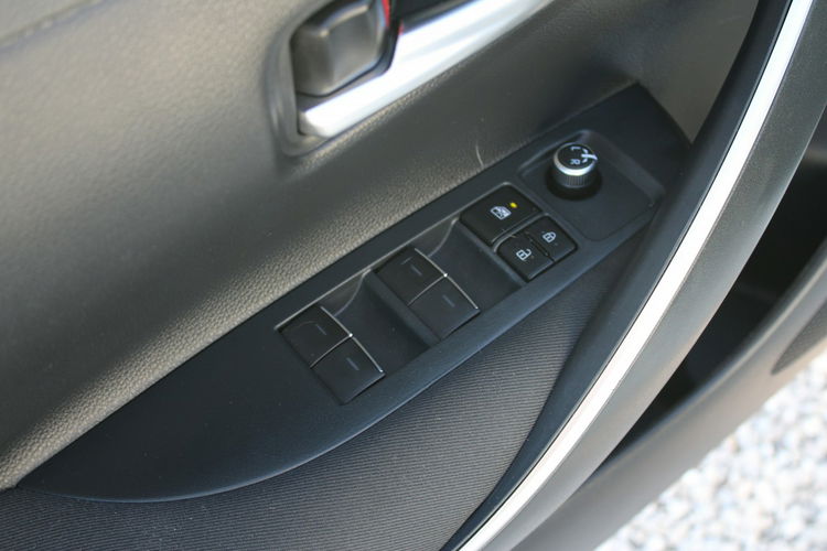 Toyota Corolla Comfort Kamera F-VAT SalonPL Gwarancja zdjęcie 12