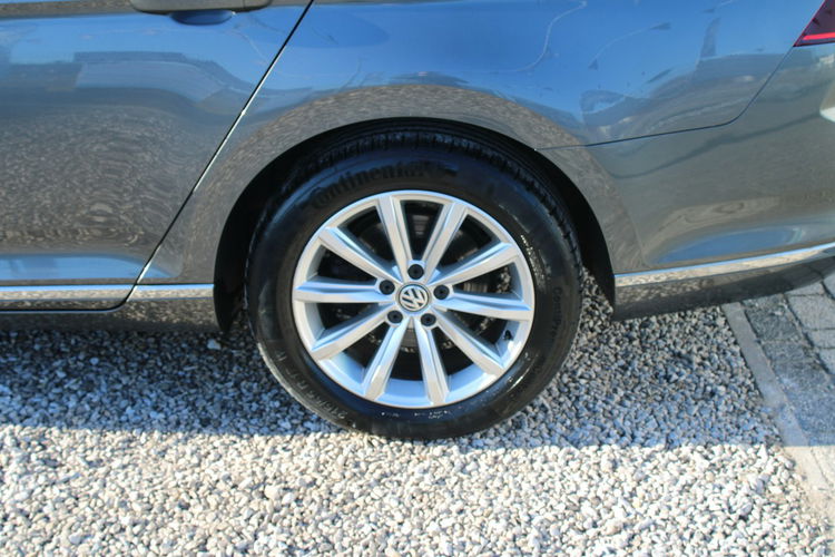 Volkswagen Passat Highline Navi F-vat Salon Polska Gwarancja zdjęcie 8