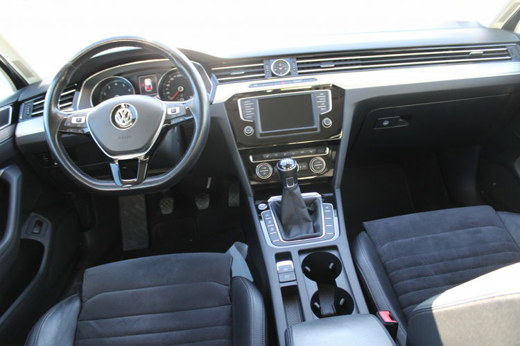 Volkswagen Passat Highline Navi F-vat Salon Polska Gwarancja zdjęcie 15