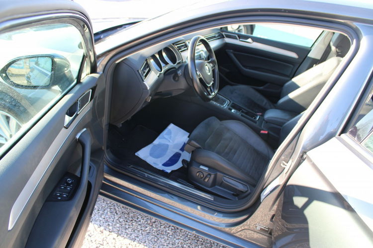 Volkswagen Passat Highline Navi F-vat Salon Polska Gwarancja zdjęcie 16