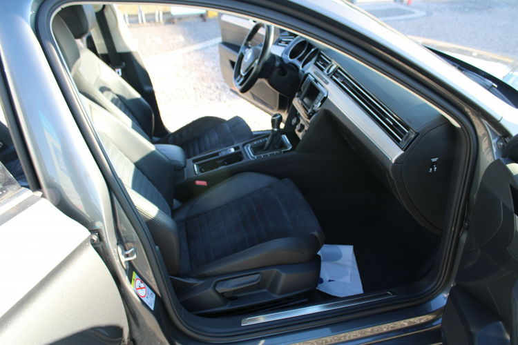 Volkswagen Passat Highline Navi F-vat Salon Polska Gwarancja zdjęcie 32