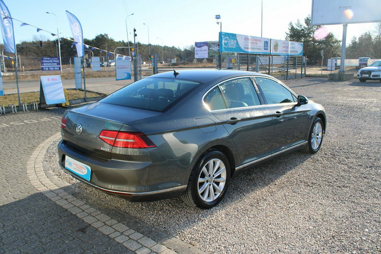 Volkswagen Passat Highline Navi F-vat Salon Polska Gwarancja zdjęcie 4