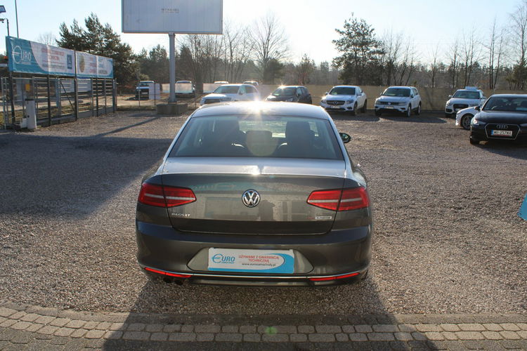 Volkswagen Passat Highline Navi F-vat Salon Polska Gwarancja zdjęcie 5