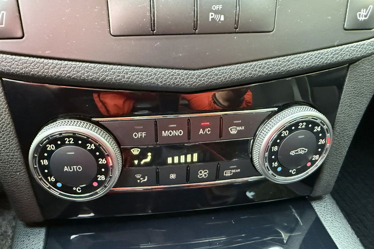 Mercedes C 180 NOWY ROZRZĄD Bardzo zadbana - 100% oryginalny przebieg zdjęcie 14