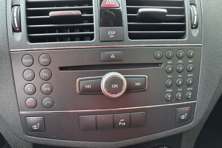 Mercedes C 180 NOWY ROZRZĄD Bardzo zadbana - 100% oryginalny przebieg zdjęcie 16