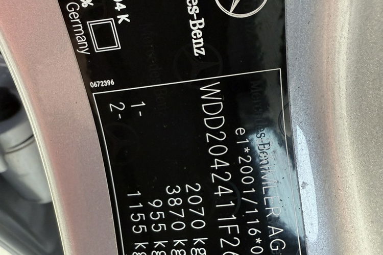 Mercedes C 180 NOWY ROZRZĄD Bardzo zadbana - 100% oryginalny przebieg zdjęcie 31