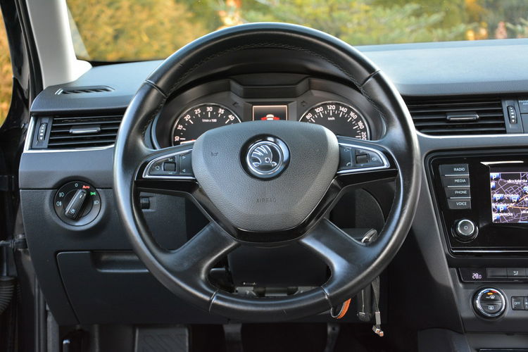 Octavia Lift Duża Navi Parktronic Relingi lakier oryginał ASO Skoda zdjęcie 25