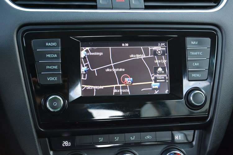 Octavia Lift Duża Navi Parktronic Relingi lakier oryginał ASO Skoda zdjęcie 26