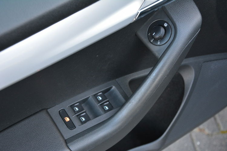 Octavia Lift Duża Navi Parktronic Relingi lakier oryginał ASO Skoda zdjęcie 28