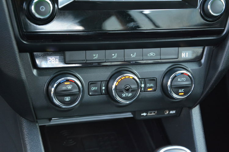 Octavia Lift Duża Navi Parktronic Relingi lakier oryginał ASO Skoda zdjęcie 30