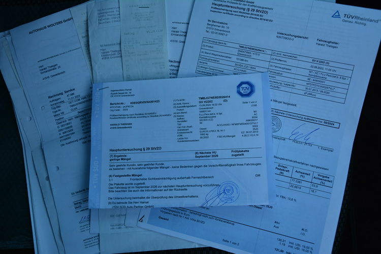 Octavia Lift Duża Navi Parktronic Relingi lakier oryginał ASO Skoda zdjęcie 32