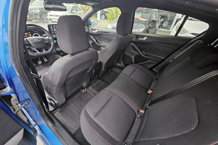 Ford Focus model 2020, st -line , polski salon zdjęcie 21