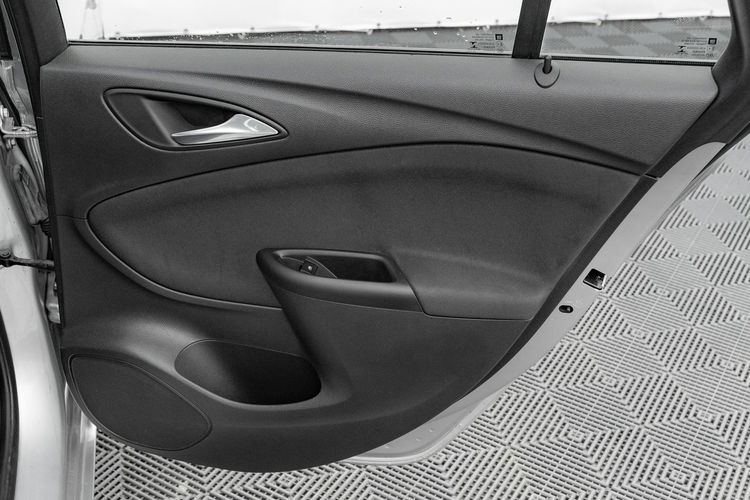 Opel Astra GD249YV#1.2 T Edition Cz.park 2 stref klima LED Salon PL VAT23% zdjęcie 30