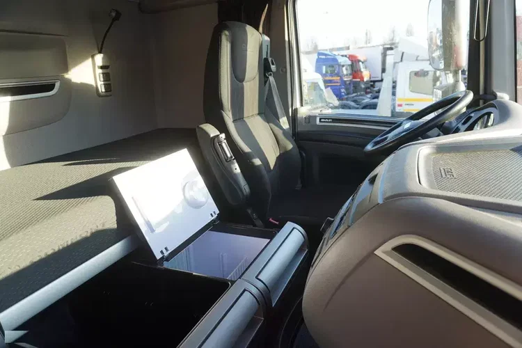 DAF XF 480 Euro 6 / 2021 / Chłodnia Lamberet / Carrier Vector 1550 zdjęcie 26