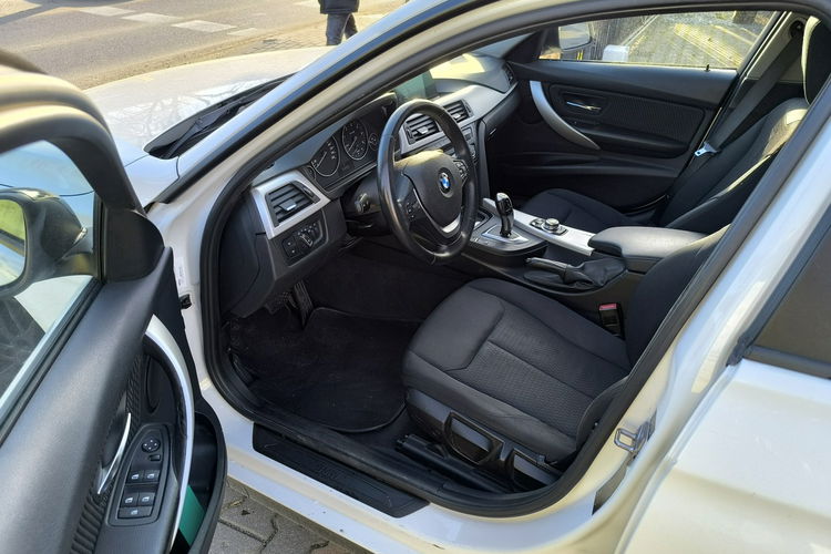 BMW 320 2.0d 163KM Automat Navi Szyberdach zdjęcie 13
