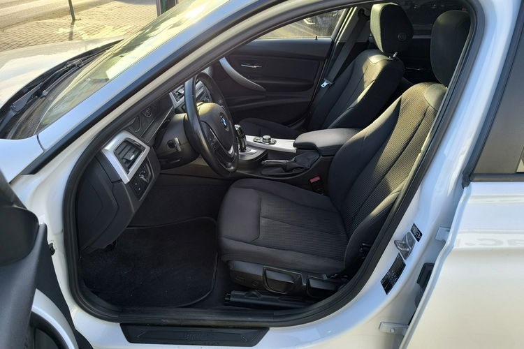 BMW 320 2.0d 163KM Automat Navi Szyberdach zdjęcie 16