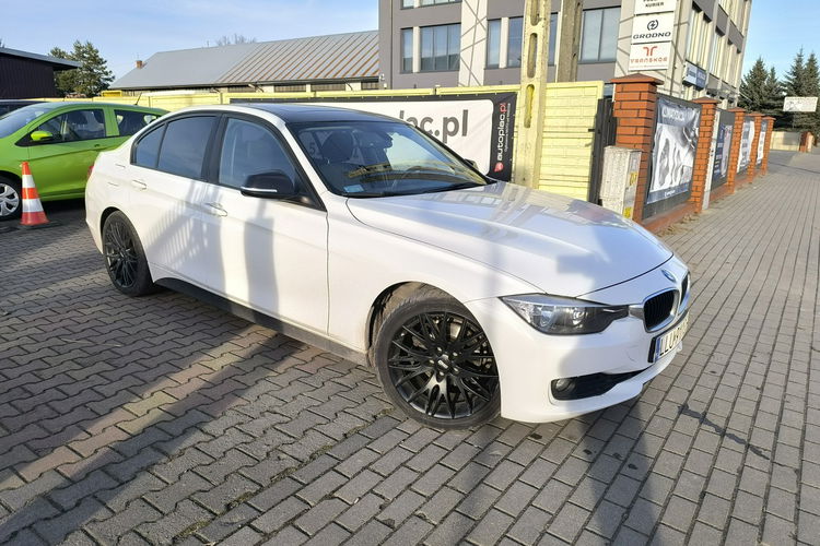 BMW 320 2.0d 163KM Automat Navi Szyberdach zdjęcie 2