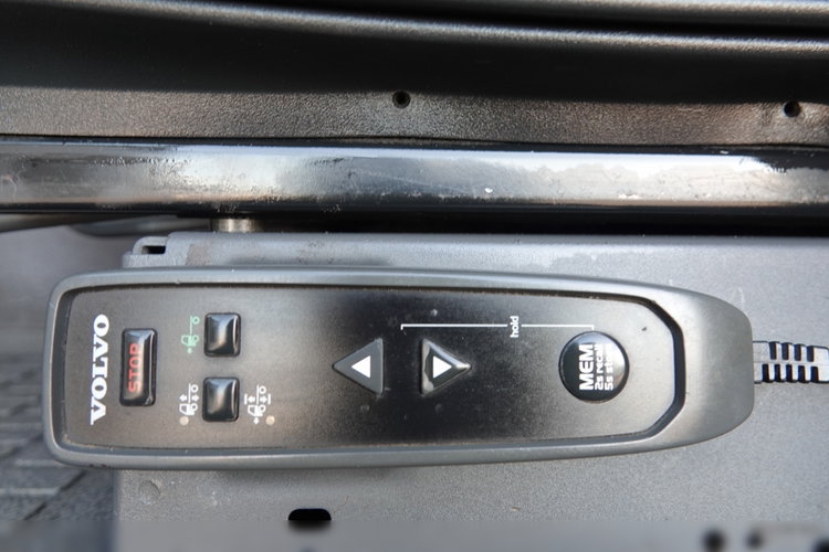 Volvo FH 500 / 6x2 / RETARDER / PEŁNY ADR / PUSHER / OŚ PODNOSZONA / DMC: 65.000 KG / 3 osiowy / EEV / SPROWADZONY  zdjęcie 27