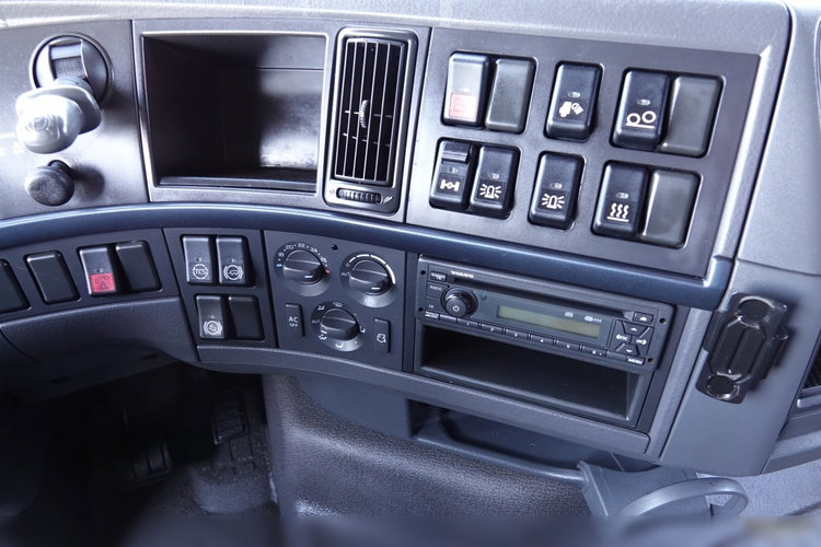 Volvo FH 500 / 6x2 / RETARDER / PEŁNY ADR / PUSHER / OŚ PODNOSZONA / DMC: 65.000 KG / 3 osiowy / EEV / SPROWADZONY  zdjęcie 33