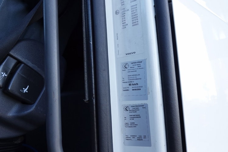 Volvo FH 500 / 6x2 / RETARDER / PEŁNY ADR / PUSHER / OŚ PODNOSZONA / DMC: 65.000 KG / 3 osiowy / EEV / SPROWADZONY  zdjęcie 42