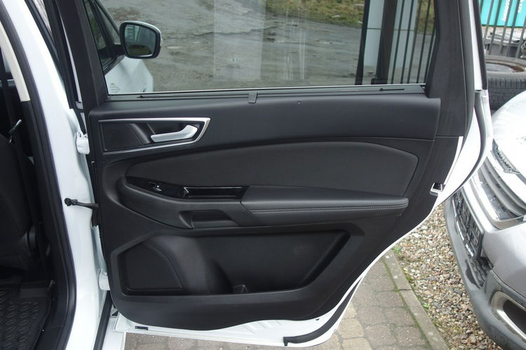 S-Max Ford S-MAX ST-LINE 2016 2.0 diesel 180km 7 osób LED dobrze wyposażony zdjęcie 15