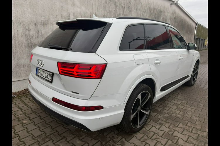 Audi Q7 Zadbane rodzinne - bezwypadkowe z oryginalnym przebiegiem. zdjęcie 10