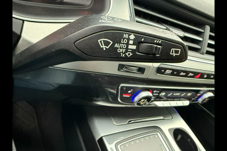 Audi Q7 Zadbane rodzinne - bezwypadkowe z oryginalnym przebiegiem. zdjęcie 21