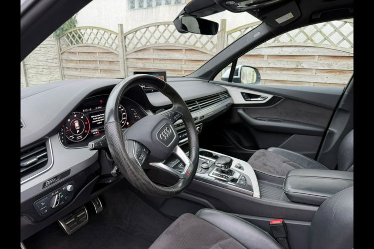 Audi Q7 Zadbane rodzinne - bezwypadkowe z oryginalnym przebiegiem. zdjęcie 23