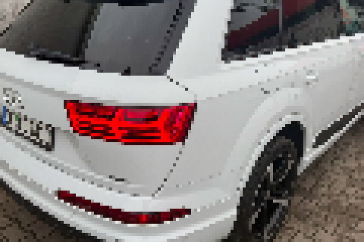 Audi Q7 Zadbane rodzinne - bezwypadkowe z oryginalnym przebiegiem. zdjęcie 24