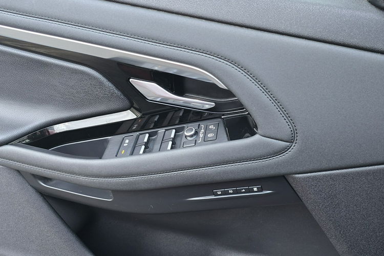 Land Rover Range Rover Evoque P300e PHEV 4WD Dynamic / Panorama / zdjęcie 27