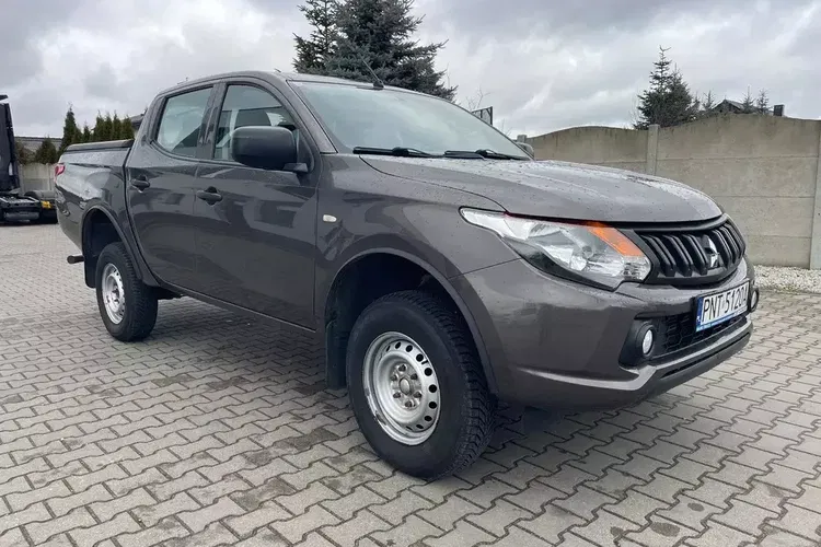 Mitsubishi L200 zdjęcie 2