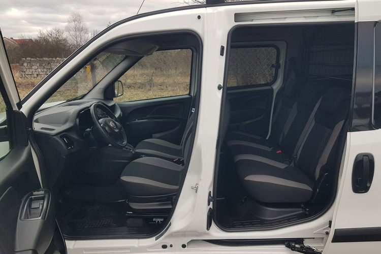 Fiat Doblo MAXI 5 OSÓB DŁUGI KLIMA 2 xDRZWI BOCZNE PRZESUWNE I-WŁAŚCICIEL zdjęcie 18