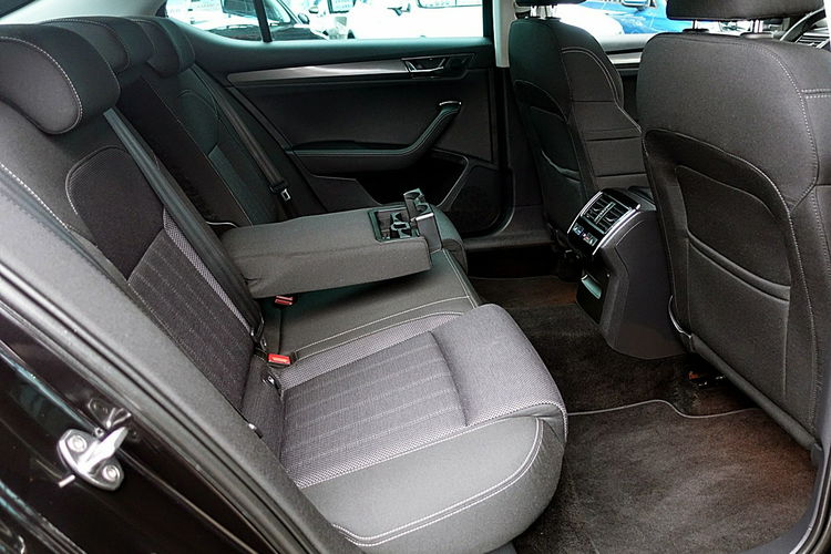 Skoda Superb 4x4 272 KM STYLE+DSG GWARANCJA 1wł Kraj Bezwypad F23% 4x2 zdjęcie 11