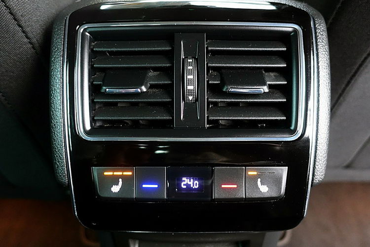 Skoda Superb 4x4 272 KM STYLE+DSG GWARANCJA 1wł Kraj Bezwypad F23% 4x2 zdjęcie 12