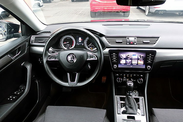 Skoda Superb 4x4 272 KM STYLE+DSG GWARANCJA 1wł Kraj Bezwypad F23% 4x2 zdjęcie 14
