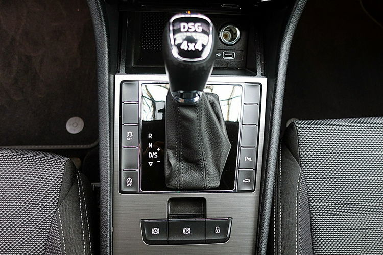 Skoda Superb 4x4 272 KM STYLE+DSG GWARANCJA 1wł Kraj Bezwypad F23% 4x2 zdjęcie 21