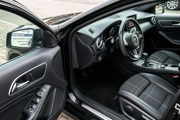 Mercedes A 160 1.6_Benzyna_102KM_122 tyś. km zdjęcie 13