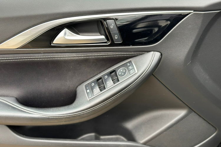 Infiniti Q30 2.2 DIESEL - Bogata wersja - 114 tys km zdjęcie 20
