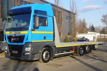 MAN TGX 26.500 / NOWA LAWETA OCYNKOWANA 2025 / 500 KM / kabina sypialna